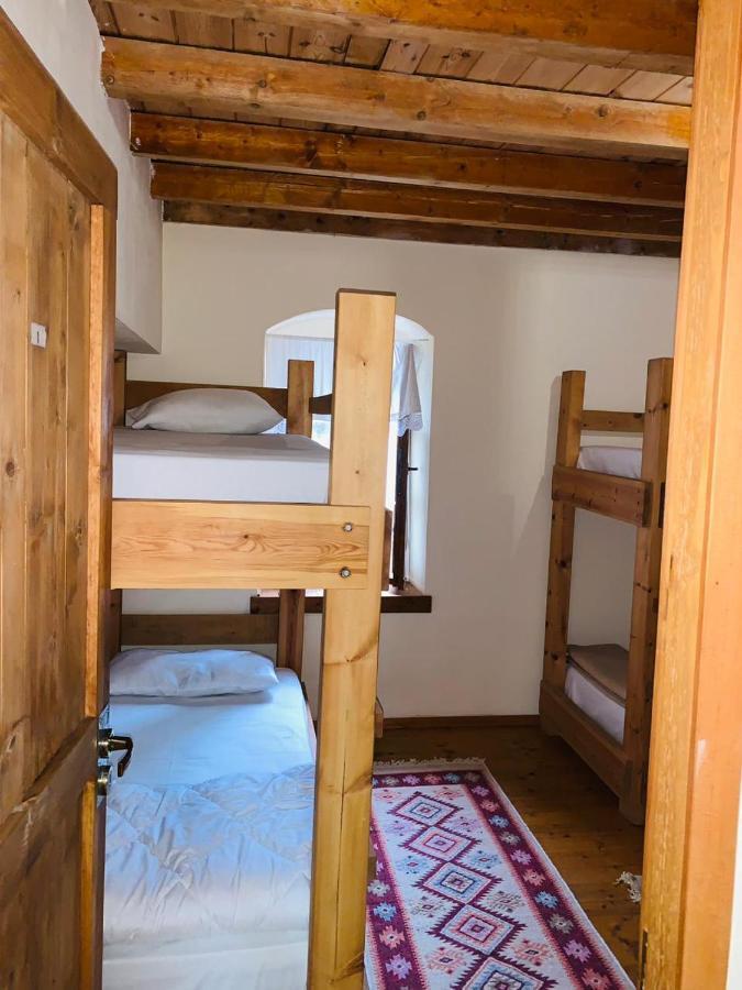 And Val-mar * Gjirokastër