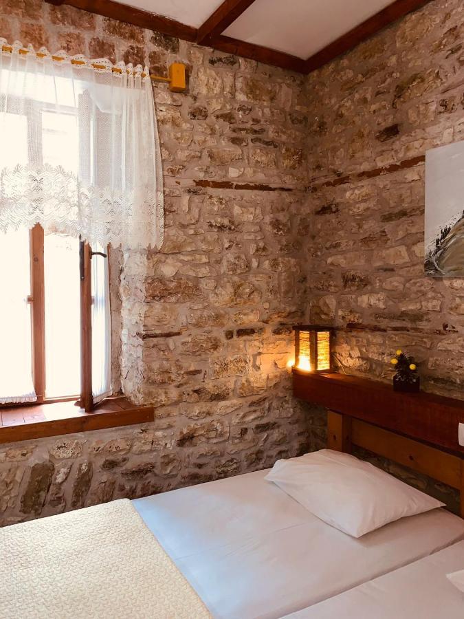 And Val-mar Hostel