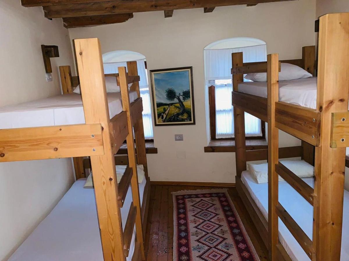 Hostel And Val-mar *