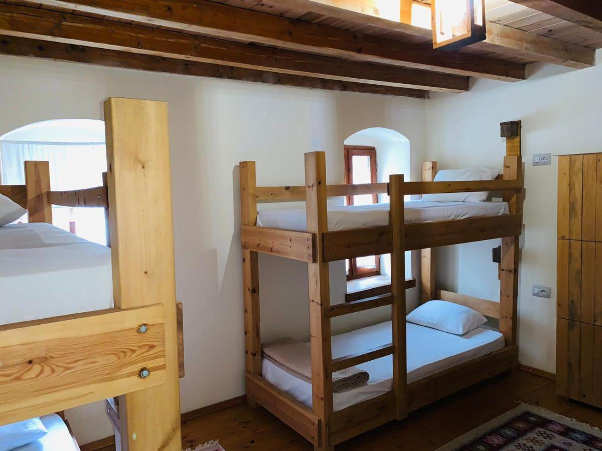 Hostel And Val-mar *