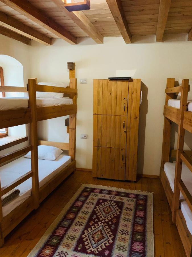 Hostel And Val-mar *